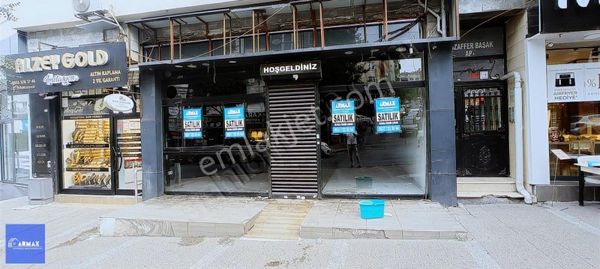 Armax'tan Küçükköy Meydanda Düzgiriş Satılık 270m Dükkan