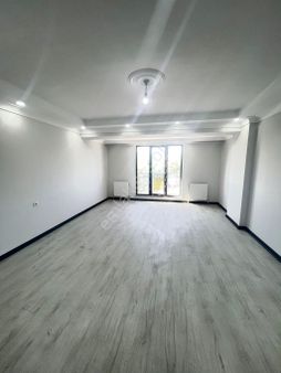 Başakşehir Altınşehir Mahallesinde Satılık 3+1 Arakat