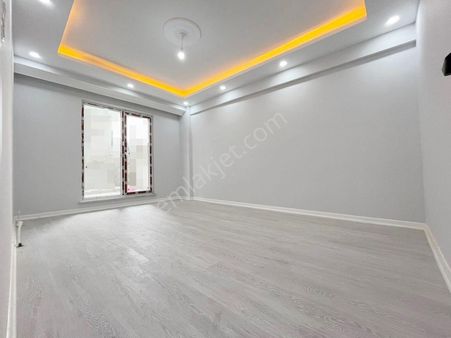 Az-er Yapıdan Ömer Halis Demir Mahallesinde Geniş Balkonlu Yüksek Giriş Satılık Daire !!