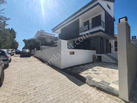 Mavişehir'de Denize Yakın 4+1 Deniz Manzaralı Otoparklı Villa