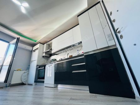 Akçay Oya Gayrimenkul'den Site İçi Havuzlu 1+1 Fırsat Daire