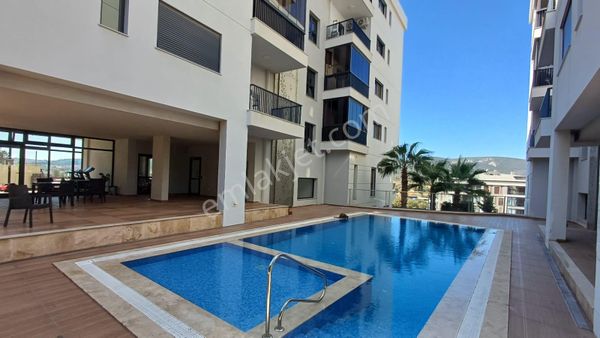 Güzelbahçe Okullar Kollejler Bölgesi Yakını Site İçi Havuzlu Eşyalı Kiralık Daire 2+1