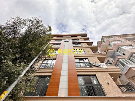 Marcity'den Çamlık Cad.civarı Geniş Sokak Güney Cephe Sıfır 2+1