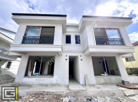 Merkezi Lokasyonda Yatırım Ve Oturum İçin İdeal Yeni Yapı 1+1!