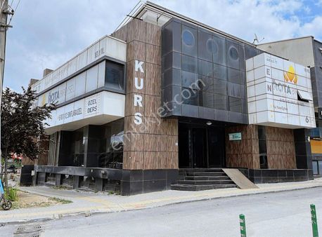 İhsaniyede Kiralık 3 Katlı Ticari Mülk