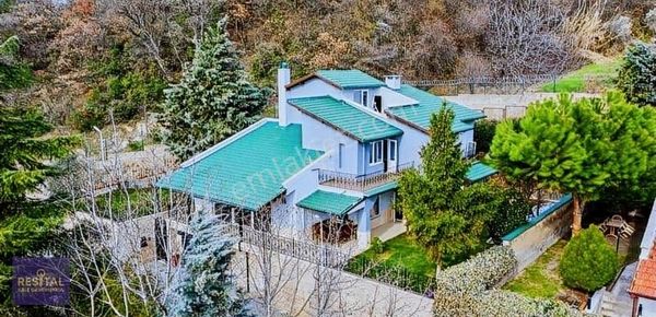 Bademli De Satılık 5+1 Villa