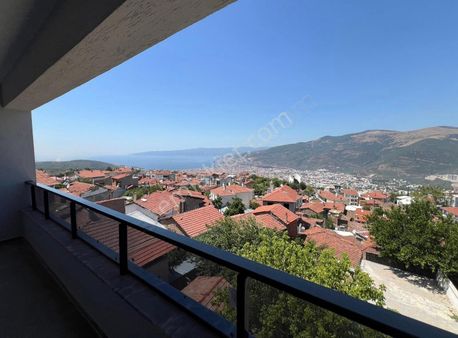 Gemlik Umurbey Köyünde Deniz Manzaralı Dubleks 4+1 Daire