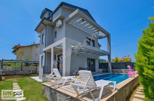 Limopolden Çiftlikte Satılık 3+1 Müstakil Havuzlu Eşyalı Villa
