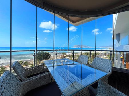 Alanya Oba’da Denize Sıfır 4+1 Lüks Penthouse – Kale & Deniz Manzaralı