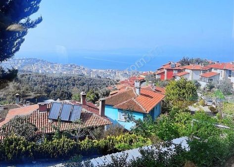 Mudanya'da Deniz Manzaralı Satılık 4+1 Özel Tasarım Lüks Villa