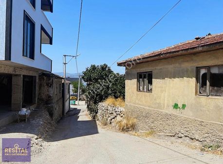 Satılık Kerpiç Ev Ve Bahçesi Köşe Parsel