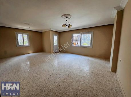 Han Emlak'tan Sosyete Pazara Civarı Bağımsız Mutfak Satılık 3+1