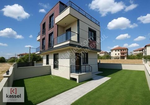 [kassel Yapı] Merkezi Konumda - Geniş Bahçe Ve Teraslı Villa !!