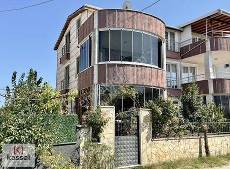 [kassel Yapı] Kombi Petekli - Asfalt Yola Cephe-4+1 Fırsat Villa