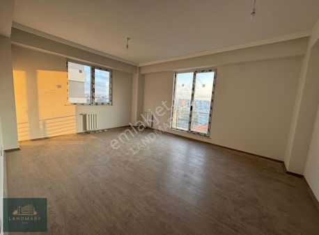 Site Yetkili Emlak Ofisinden Satılık 2+1 **marmaray Cephe**