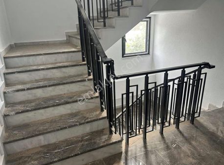 Gölcük Hisareyn Karaköprü Mah. Fırsat 2+1 Geniş Ara Kat Daire