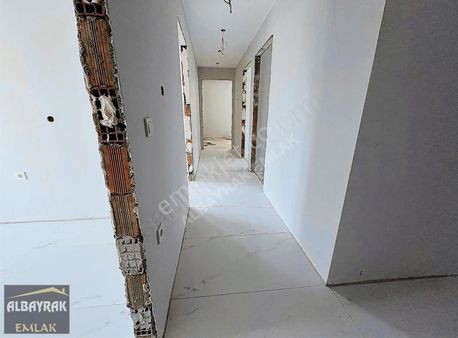 Albayraktan Sıfır-arakat-ebeveyn Banyolu-katta Tek 3+1 Daire