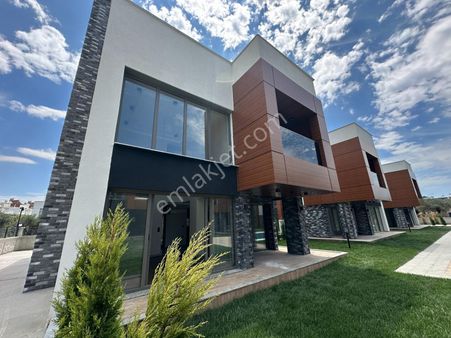 Ayanoğlundan Gürede Estetik Ve Konfor Bir Arada!havuzlu Villa