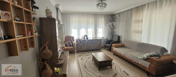 Dokuma Da Çağlayan Lisesi Yakını Kombili Ara Kat