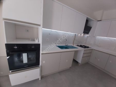 Ordu Bulvarına 50m Mesafede Sıfır 2+1 Arakat_ Kapalı Mutfak_ Ebeveyn Banyolu 2.kat