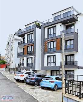 İzmit Bağçeşme ' De 3 + 1 Bahçe Dublex Daire