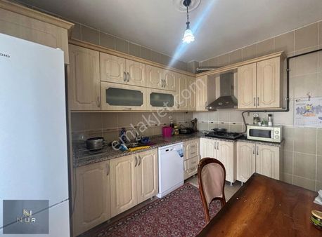 Aydınlıkevler Mahallesinde 3+1 Satılık Daire