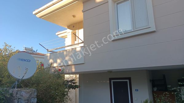 Alaçatı Gayrimenkulden Çeşme Marina Ve Merkeze Yakın Satılık Villa