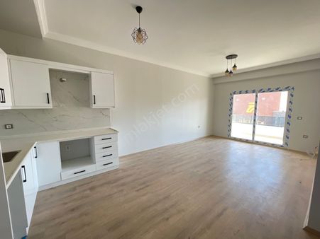 Yukarı Alata'da Satılık Sıfır 1+1 Lüks Daire !!