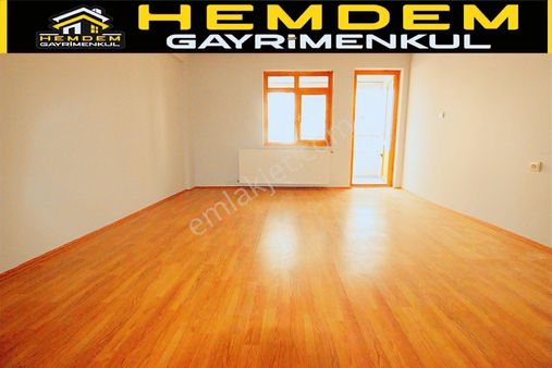 Hemdem Gayrimenkul'den Atakent'te *14.cd Yanı* 1.kat Konumunda 3+1 Satılık Daire