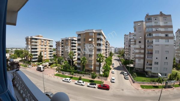 Manzaralı Site İçinde Doğalgazlı Güvenlikli Havuzlu Otoparklı Ayrı Mutfaklı 2+1