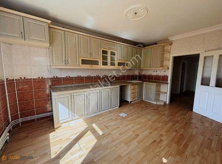 Şehitlik Mahallesi 3+1 Satılık Daire-çift Balkonlu