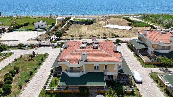 İzmir Dikili Salihleraltı Deniz Manzaralı Satılık Villa Yazlık