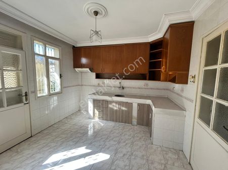 Rng' Den Namık Kemal Kıyı Boyuna 50m 3+1 K Mutfak Kiralık Daire