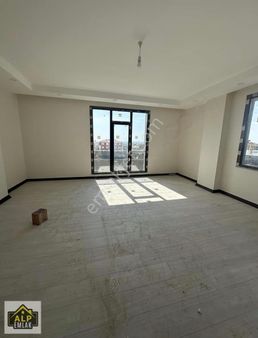 Alp Emlak'tan Selimpaşada Merkezi Konumda Deniz Manzaralı 3+1