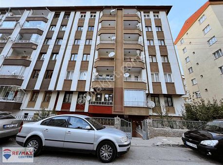 Remax Centralden Mehmet Akifte Satılık Sıteiçi 3+1