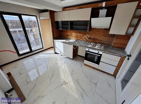 *denizden 29 Ekim Mahallesinde Arakat Öncephe E.banyolu Sfr 2+1*