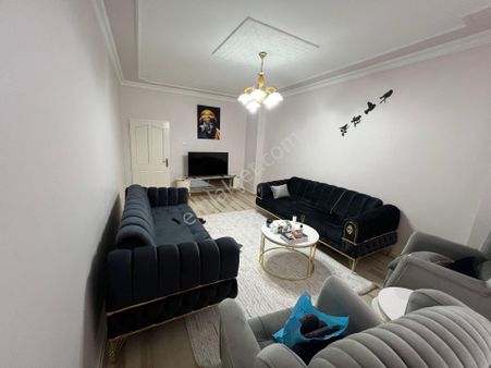 Makro Life Gayrimenkul'den Kayapınar Bölgesinde Acil Satılık 3+1 Yüksek Giriş Daire