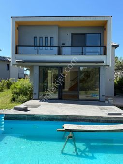 4+2 Kiralık Lüks Villa | Özel Havuz + 300 M² Bahçe | Güvenlikli Site İçinde