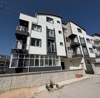 İnal Emlaktan Emekte Kiralık 1+1 50 M2 Daire