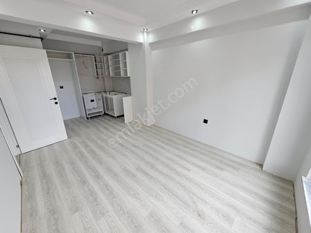 *genç Grup* Sütlüce Mah.yerden Isıtma Köşe Konumda 1+1 Daire