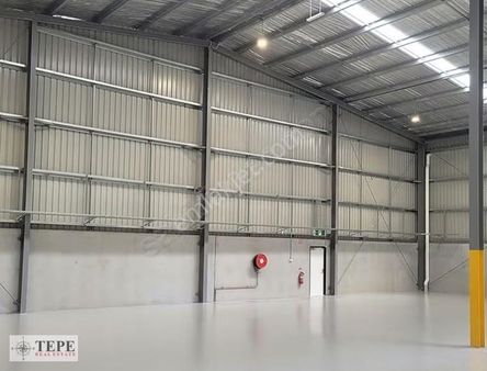 Kartal'da E5 Yakın Düz Giriş 750 Kapalı 500 Açık Alan. H:5