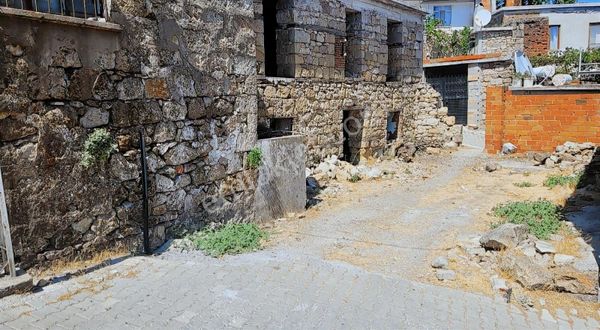 Uzay Emlaktan Çanakkale Ayvacık Ahmetçe Köyünde Taş Ev