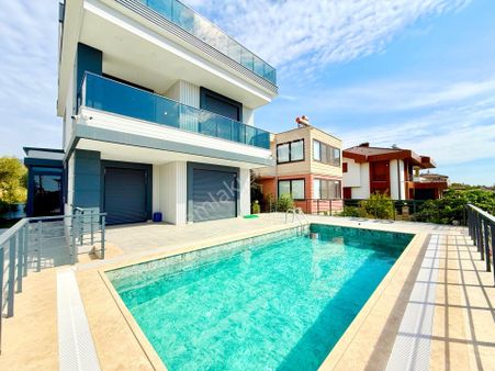 ▶ ▶ Akçay Körfez'den Denize 200 Mt Akıllı Ev Sistemli 7+1 Sıfır Satılık Müstakil Villa