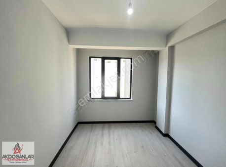 Akdoğanlardan Fatih Mahallesinde İskanlı Satılık 2+1