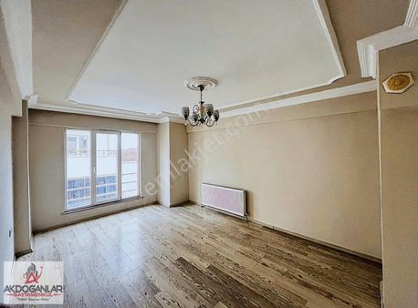 Akdoğanlardan Küba Cami Yanında Arakat İskanlı Satılık 3+1 Daire