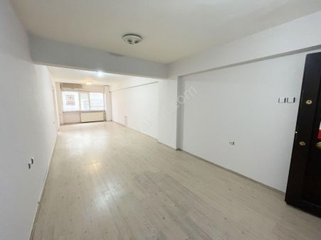 Bursa Osmangazi’de Merkezi Konumda Kiralık Ofis