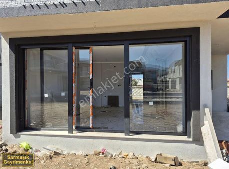 Güzelçamlı"da Site İçerisinde Acil Satılık Havuzlu Villa