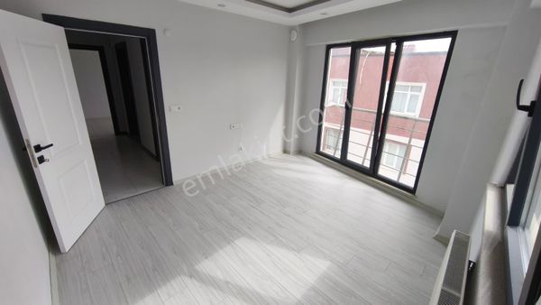 Lapseki Merkezde Kiralık Sıfır 1+1 Daire