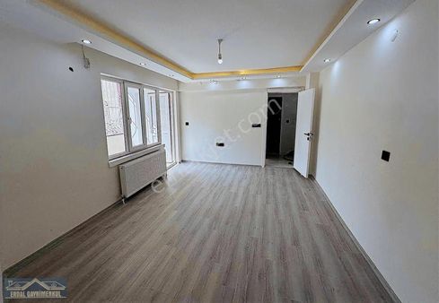 İstiklalde İçi Yenilenmiş Lüx 3+1 Arakat Daire