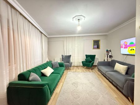 Tuşba Emlaktan Satılık İskanlı Kombili Ara Kat 2+1 Daire